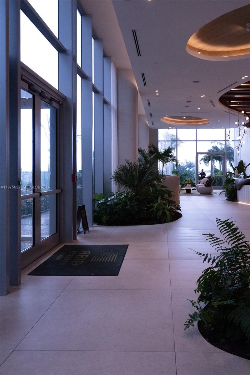 ARIA RESERVE SOUTH CONDO - Residential