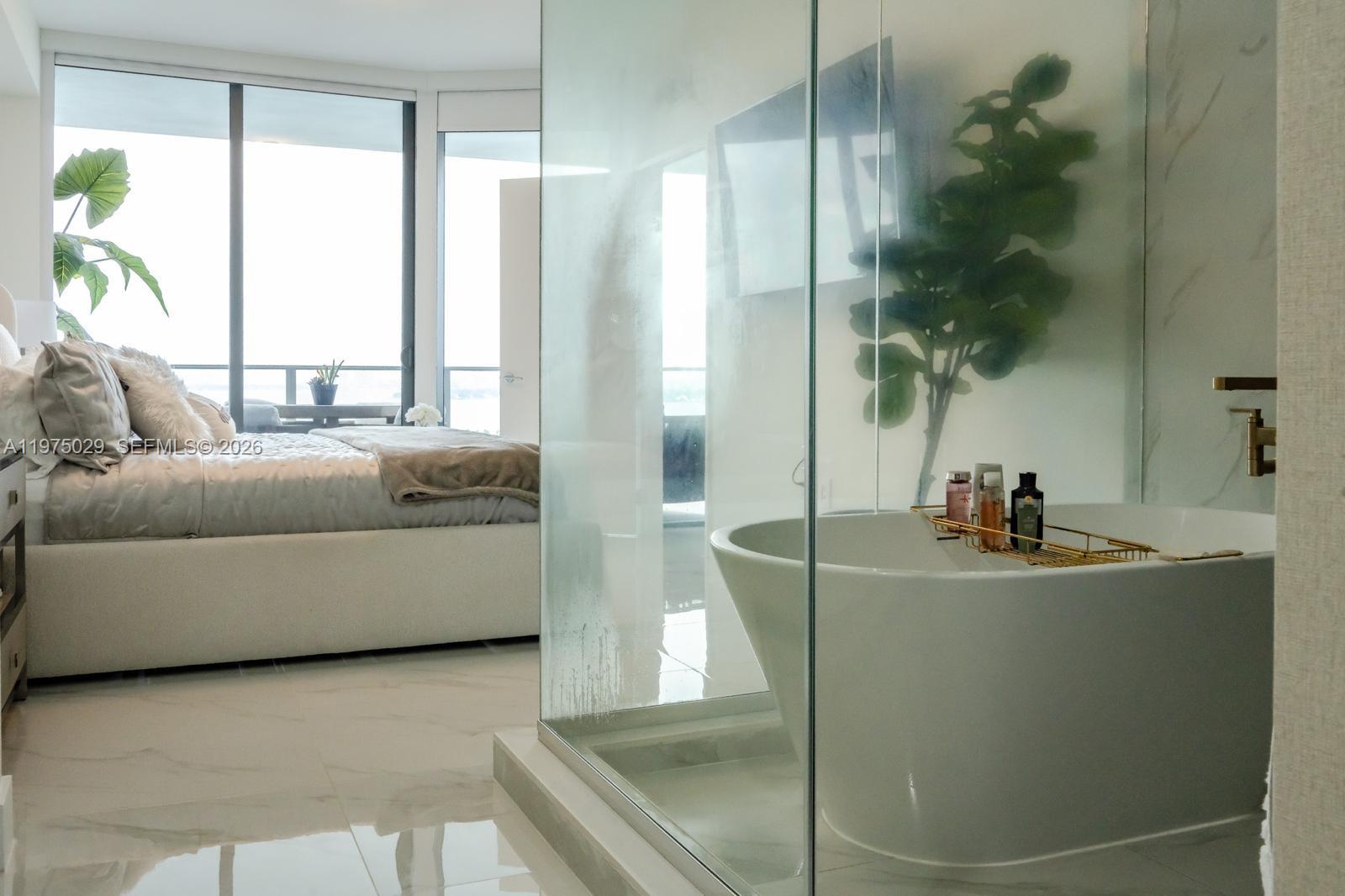 ARIA RESERVE SOUTH CONDO - Residential