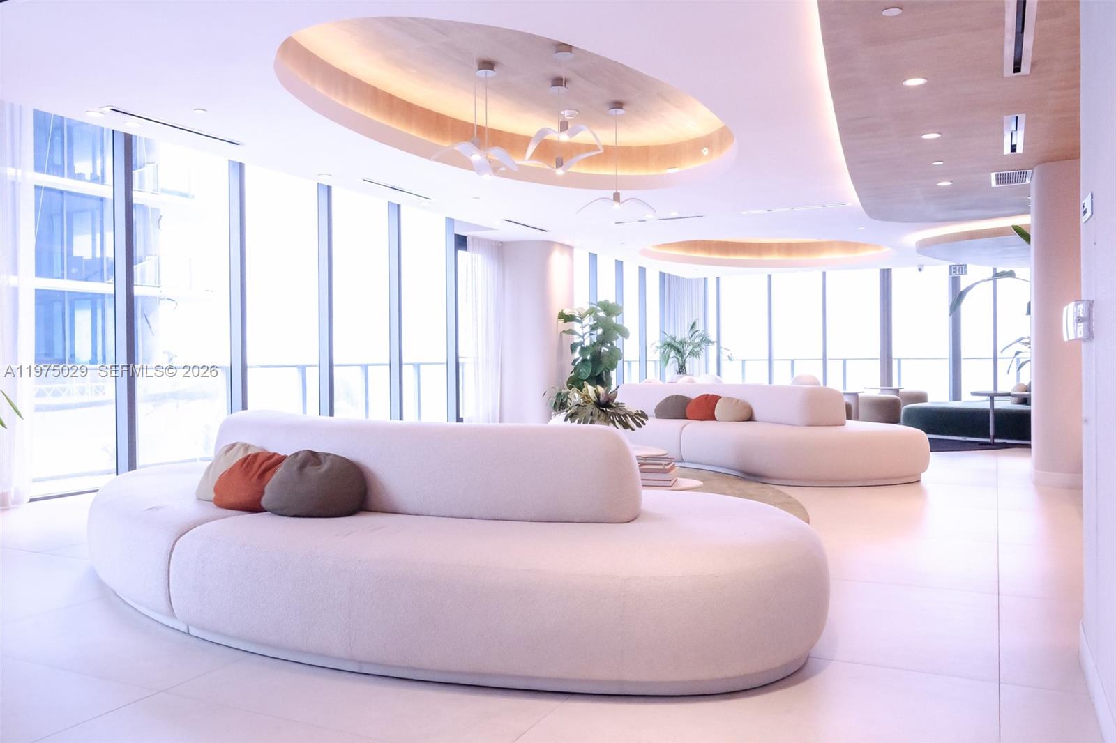 ARIA RESERVE SOUTH CONDO - Residential