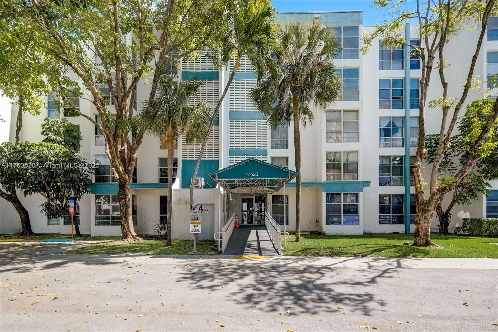 Rental Property at 17620 Atlantic Blvd 315, Sunny Isles Beach, Miami-Dade County, Florida - Bedrooms: 1 
Bathrooms: 2  - $1,850 MO.