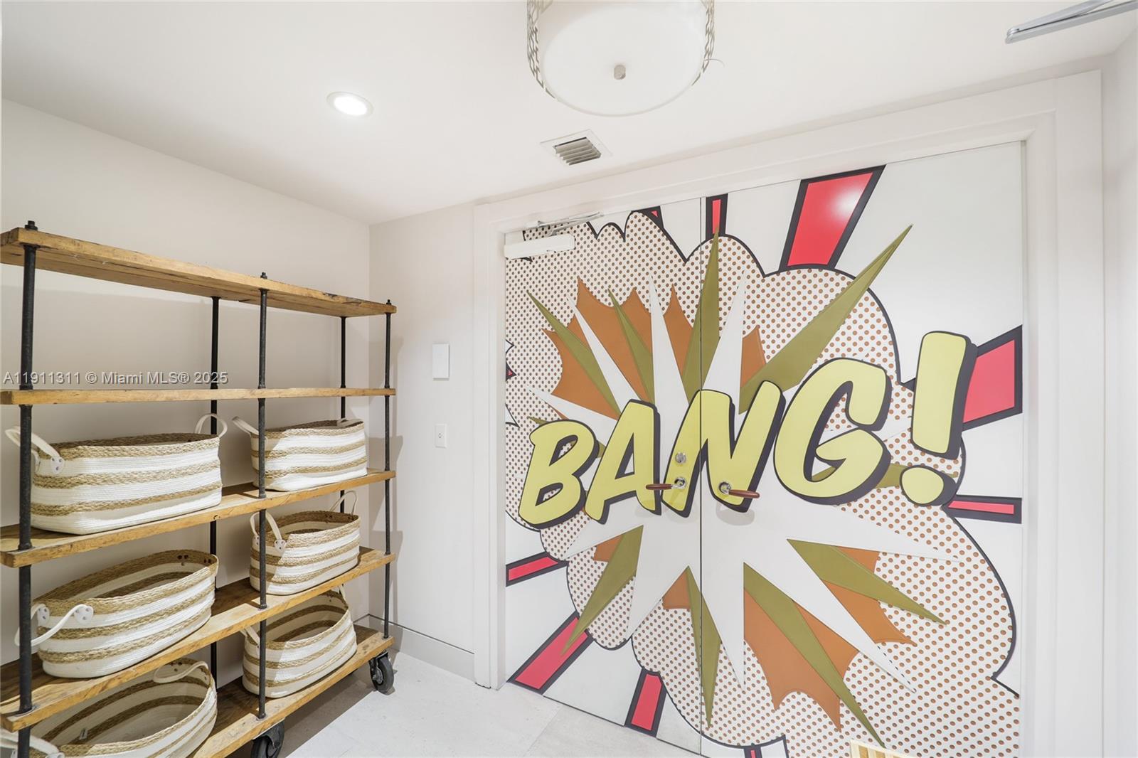 GROVENOR HOUSE CONDO - Residential Lease