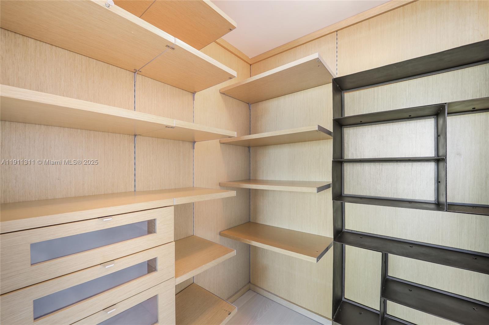 GROVENOR HOUSE CONDO - Residential Lease