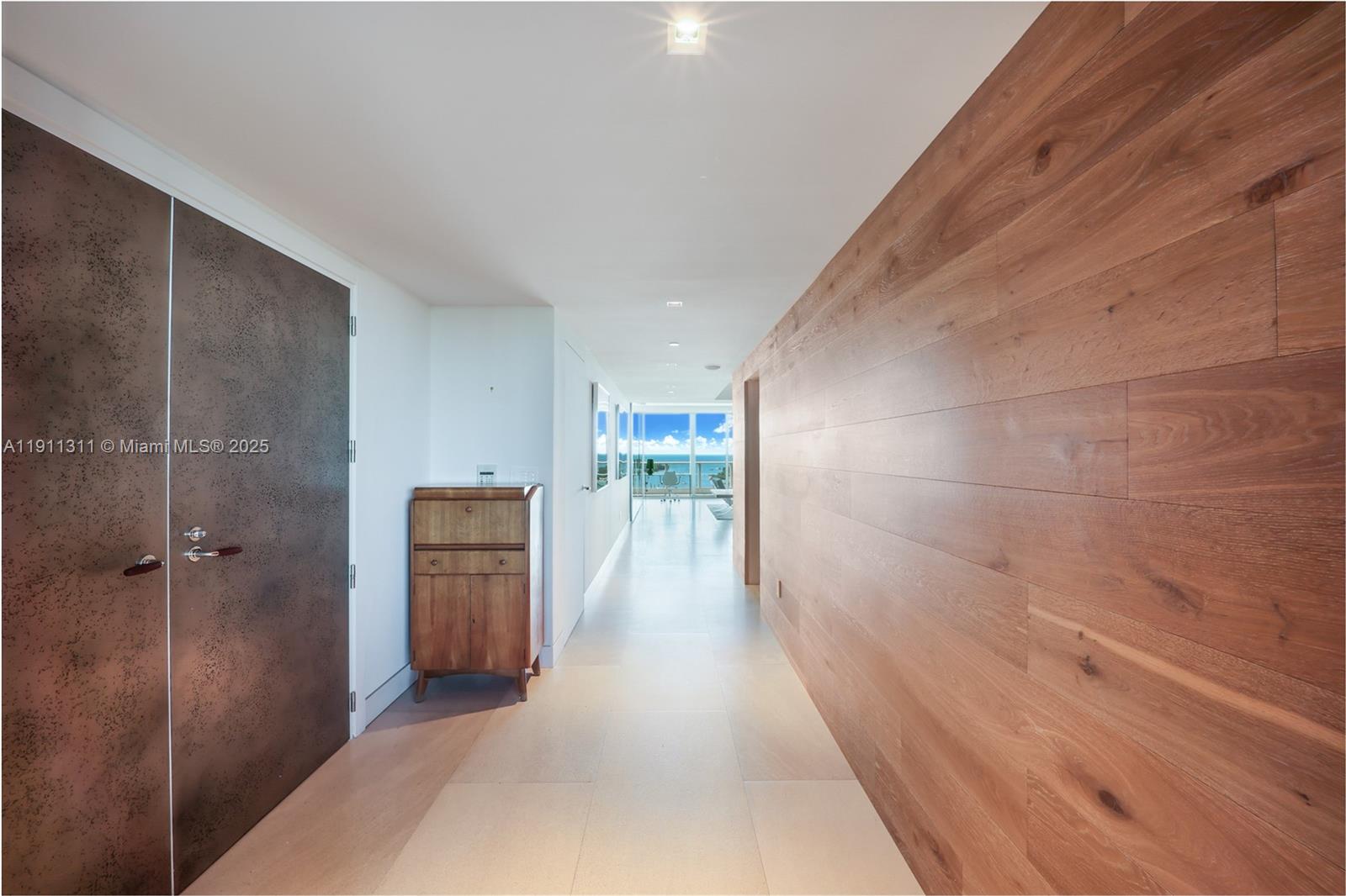 GROVENOR HOUSE CONDO - Residential Lease