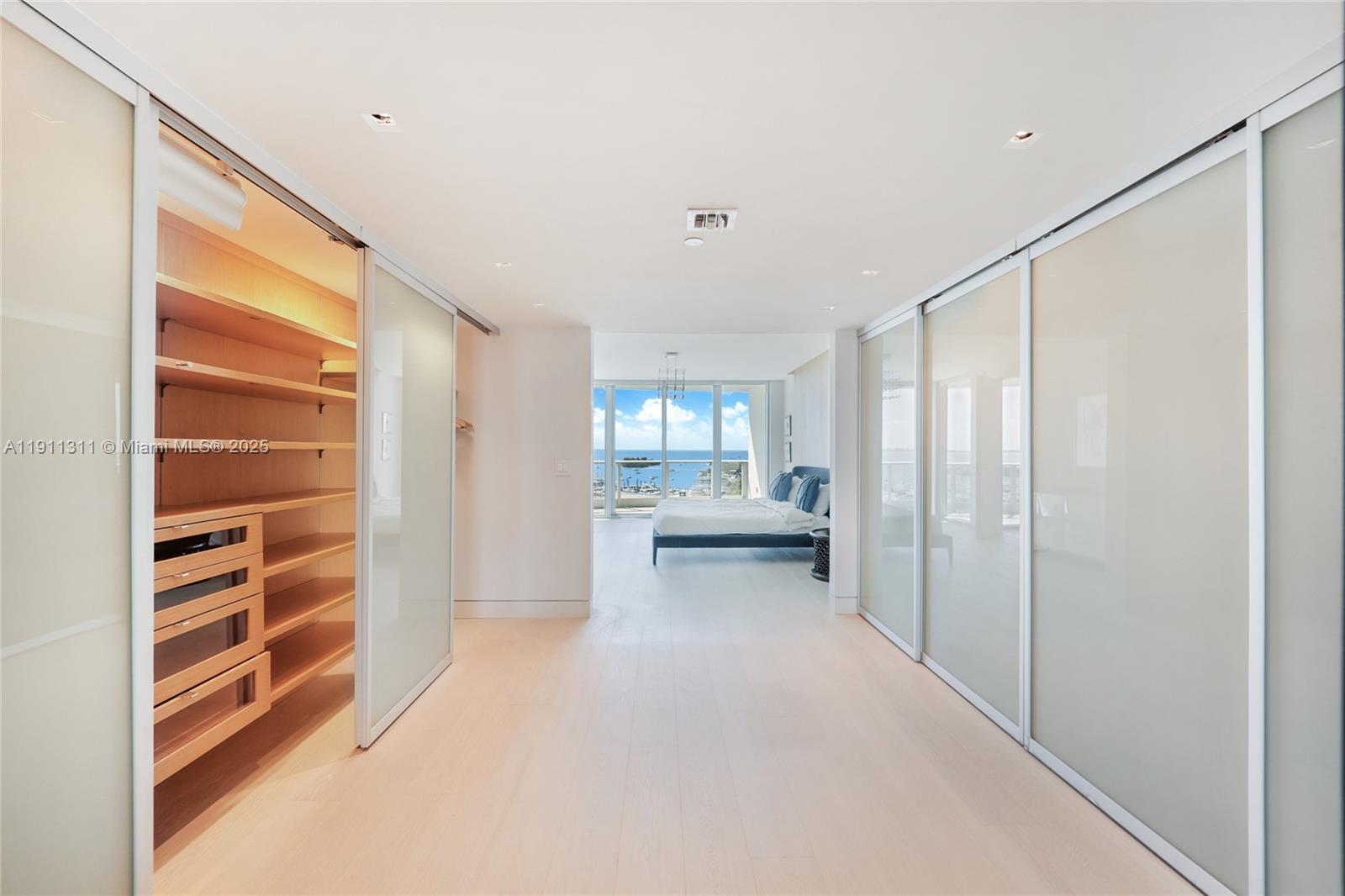 GROVENOR HOUSE CONDO - Residential Lease