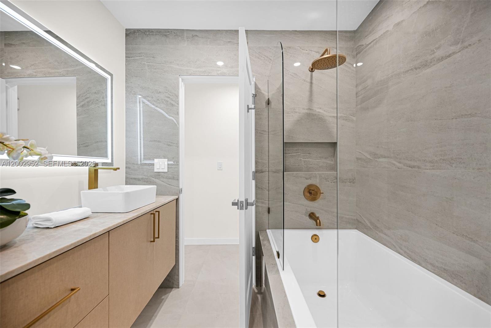 SUN CORAL HGTS - Residential