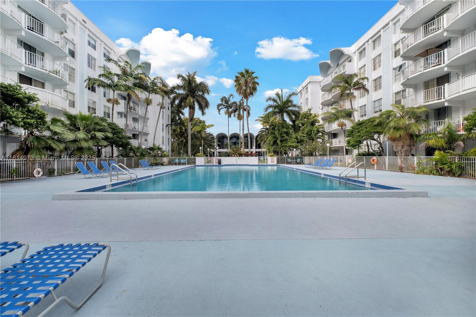 MONTECARLO CONDO - Residential