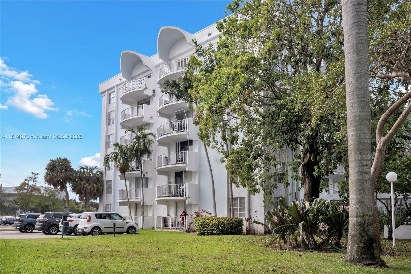 MONTECARLO CONDO - Residential