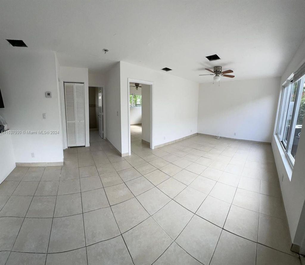 Photo of 542 SW 27th Ter #E, Fort Lauderdale, FL 33312 (MLS # A11637930)