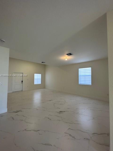 Beautiful Brand new home in the amazing Altamira community, close to great school, great mall and great restaurant, close to turnpike.