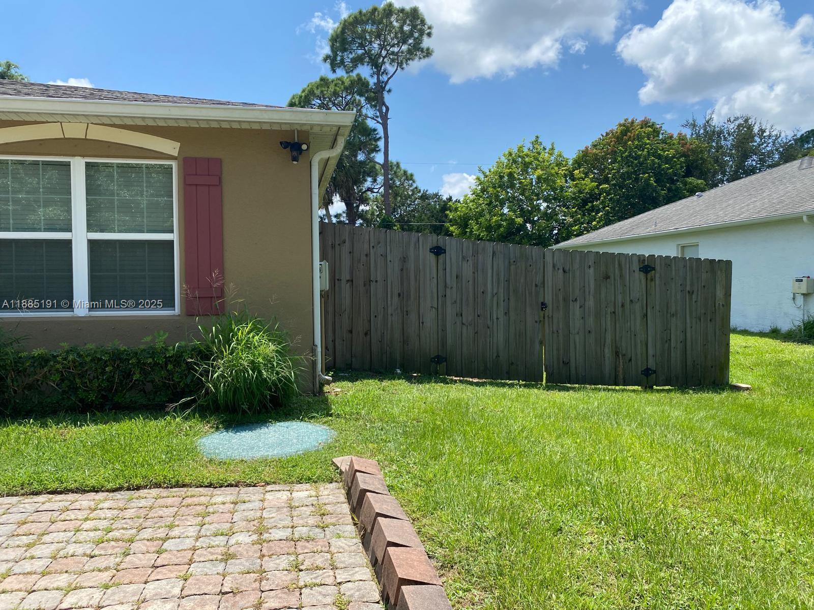 PORT ST LUCIE SECTION 8 - Residential