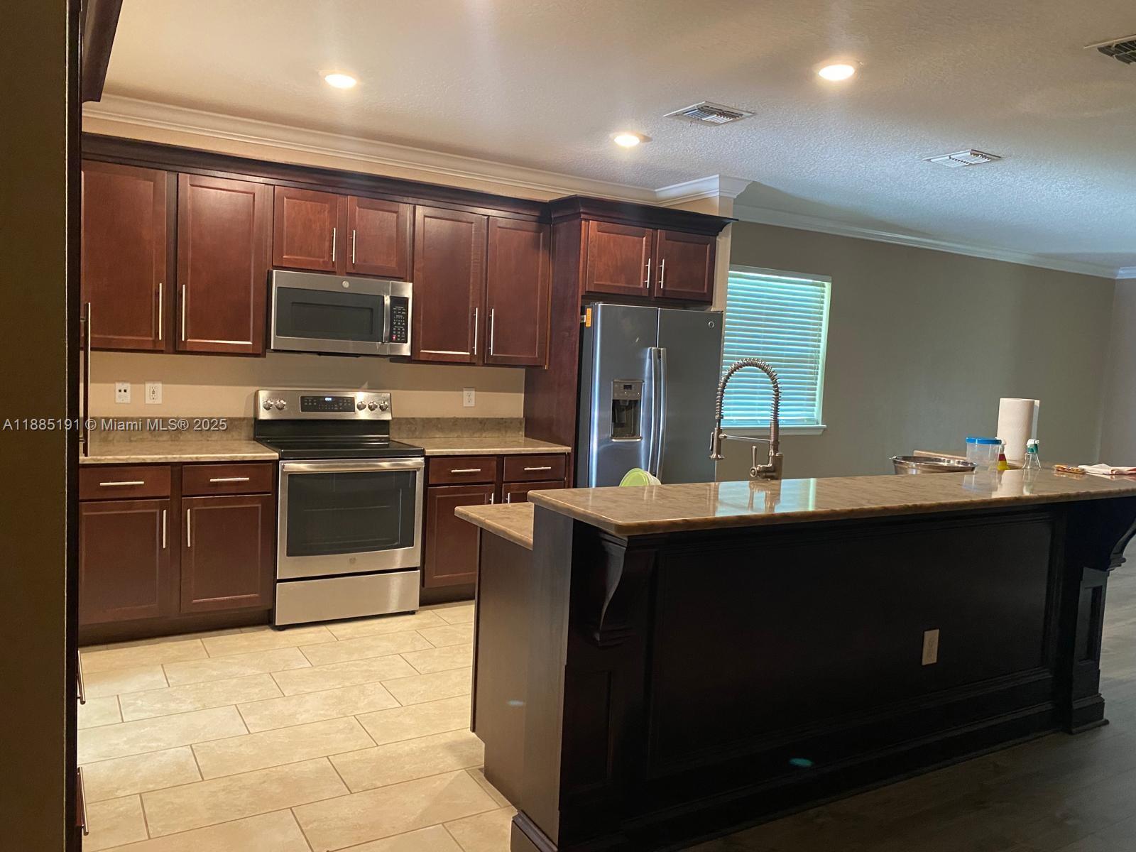 Gorgeous newer 4 bedroom 2 bathroom 2 car garage home built in 2018. Wonderful floor plan features an eat in kitchen, indoor utility room, separate family and living rooms, and the list goes on. A must see! Driving Directions: Crosstown Parkway to Del Rio to Garnet to Goodman