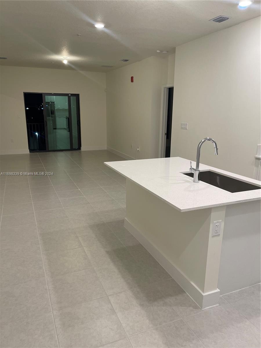 URBANA AT DORAL - Residential