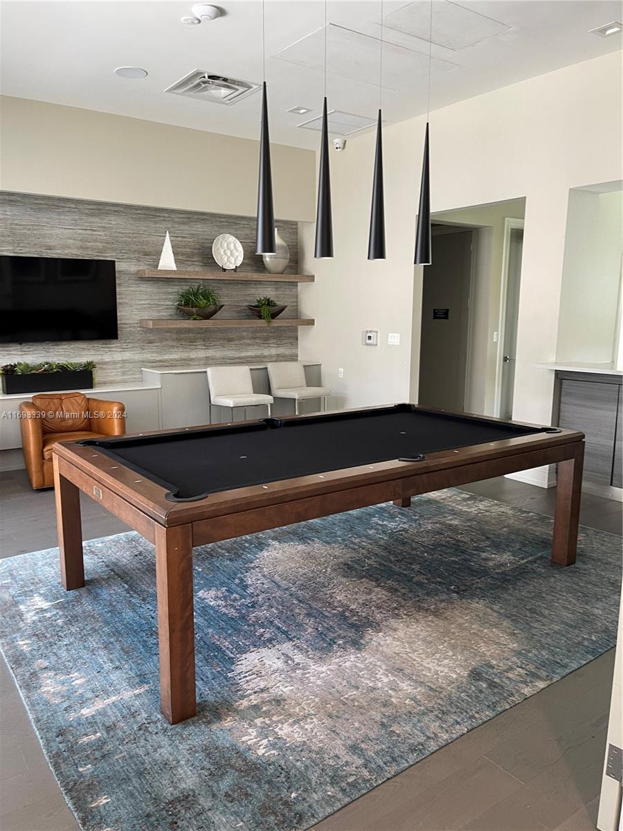 URBANA AT DORAL - Residential
