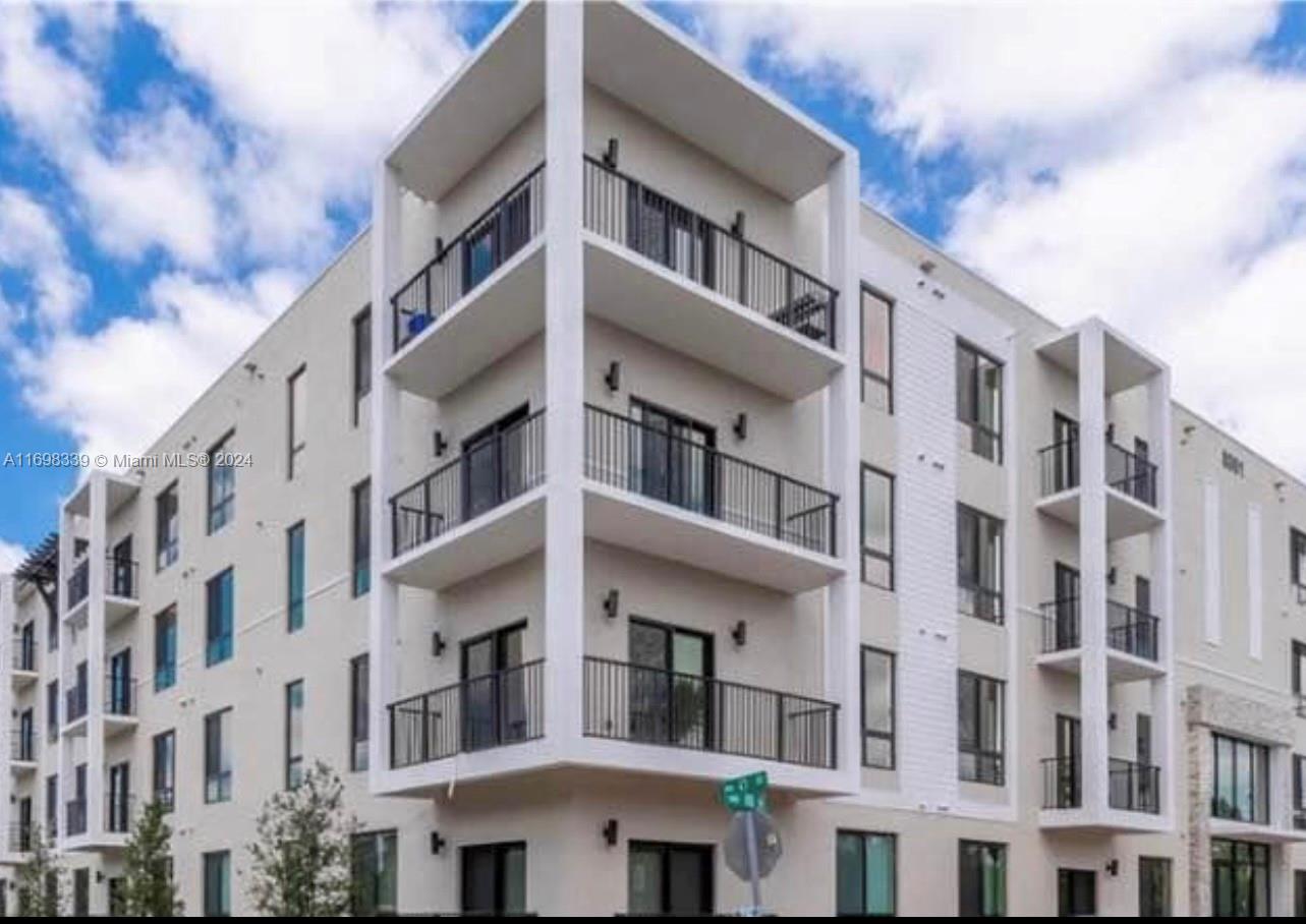URBANA AT DORAL - Residential