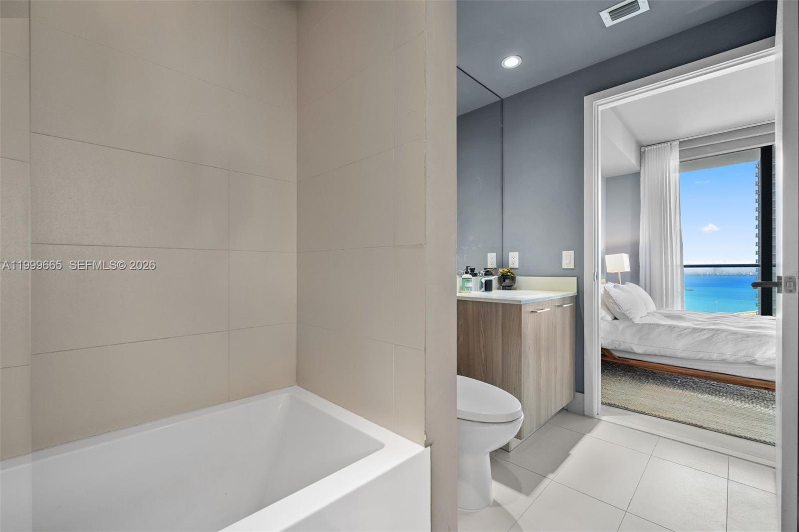 PARAISO BAYVIEWS CONDO - Residential