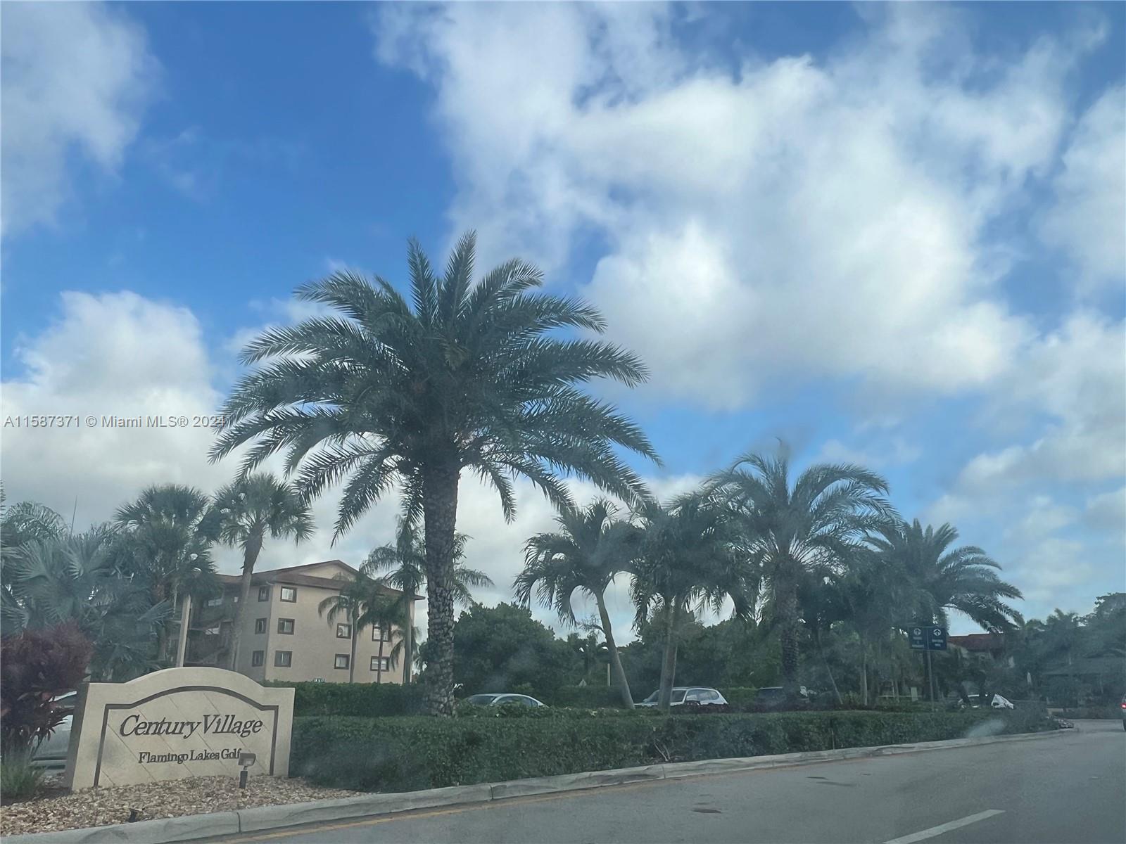 CAMBRIDGE AT CENTURY VILL - Residential