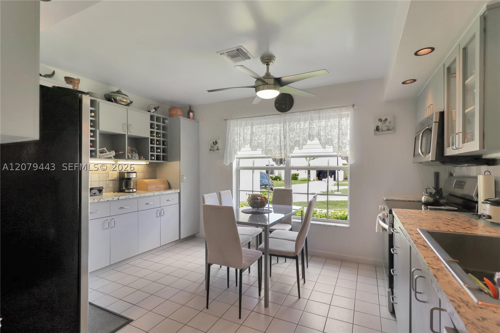 590 SE 19th Dr