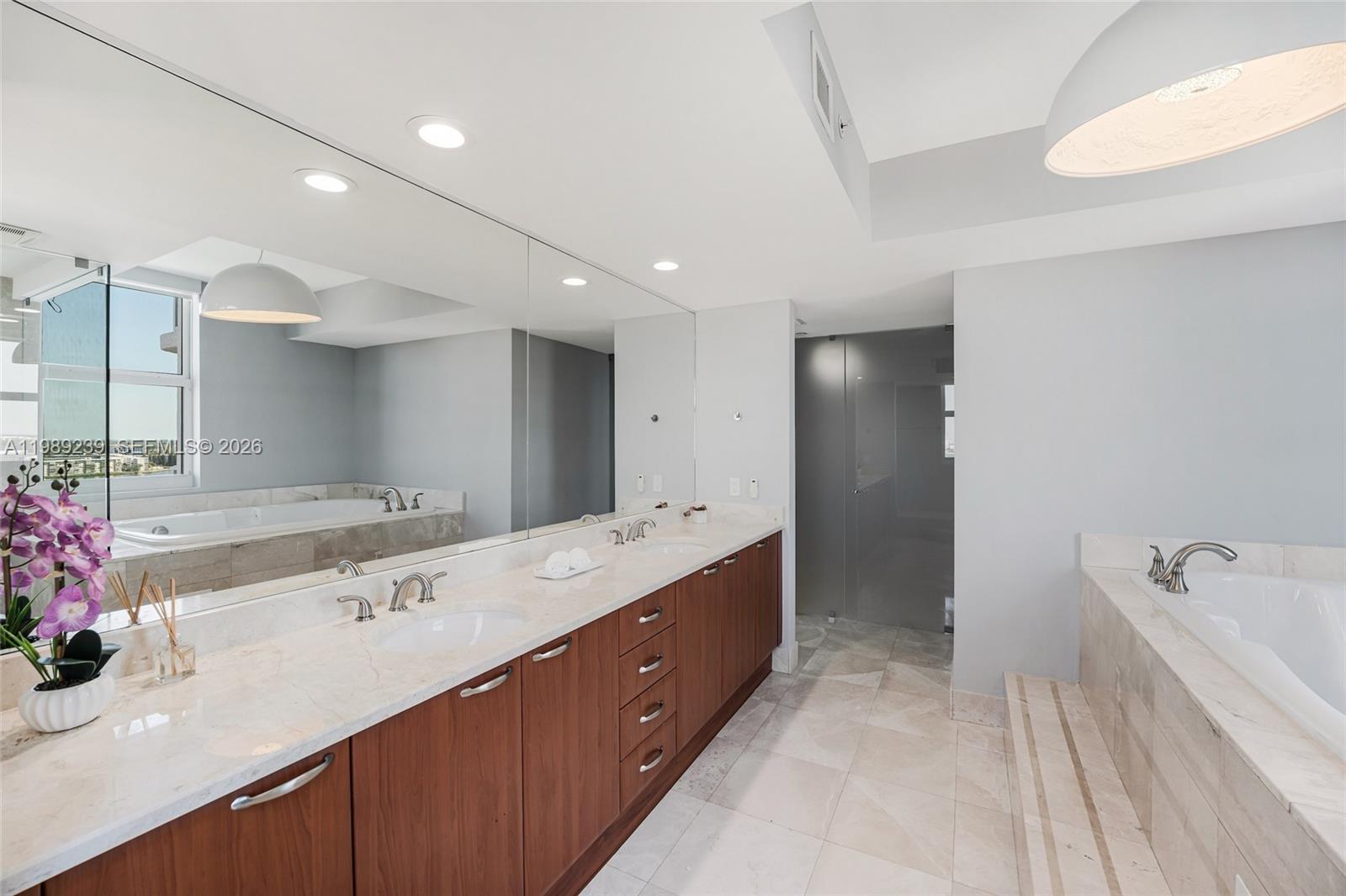 THE PENINSULA II CONDO - Residential