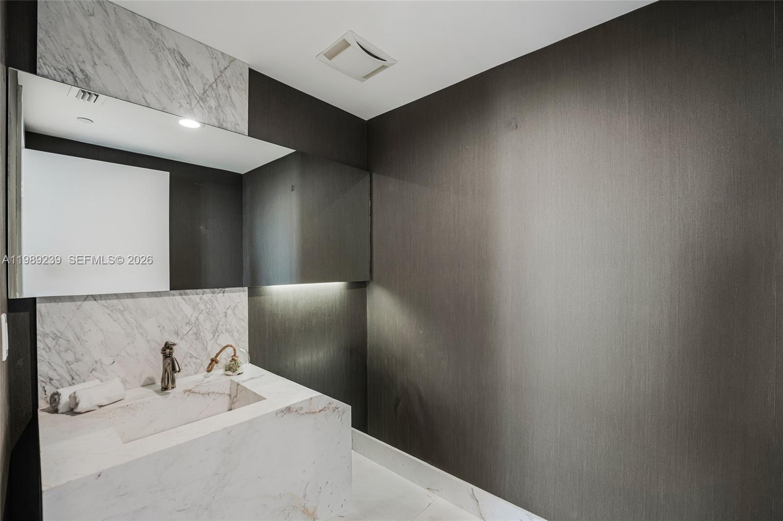 THE PENINSULA II CONDO - Residential