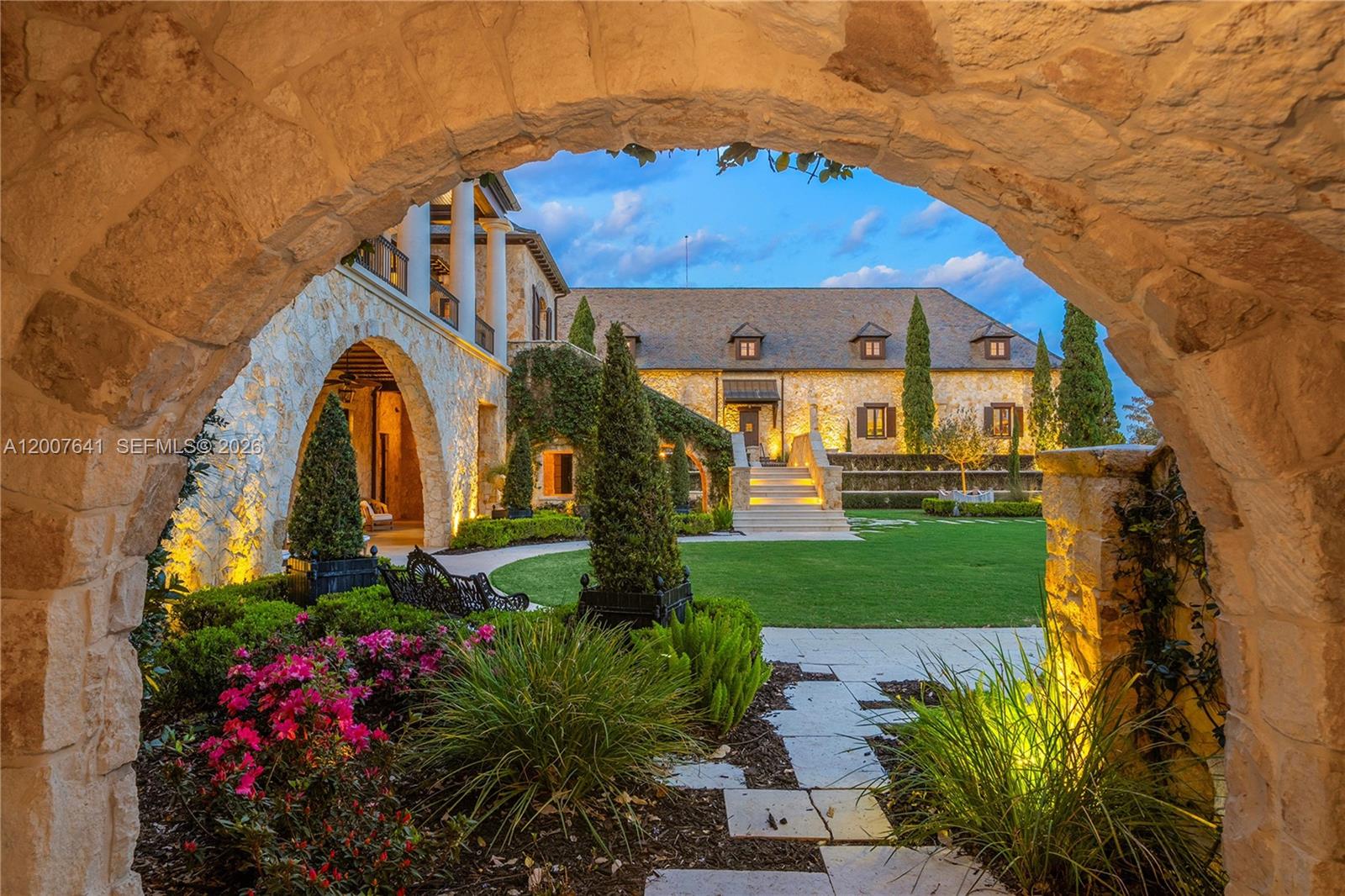 Lakt Thonotossasa - Residential