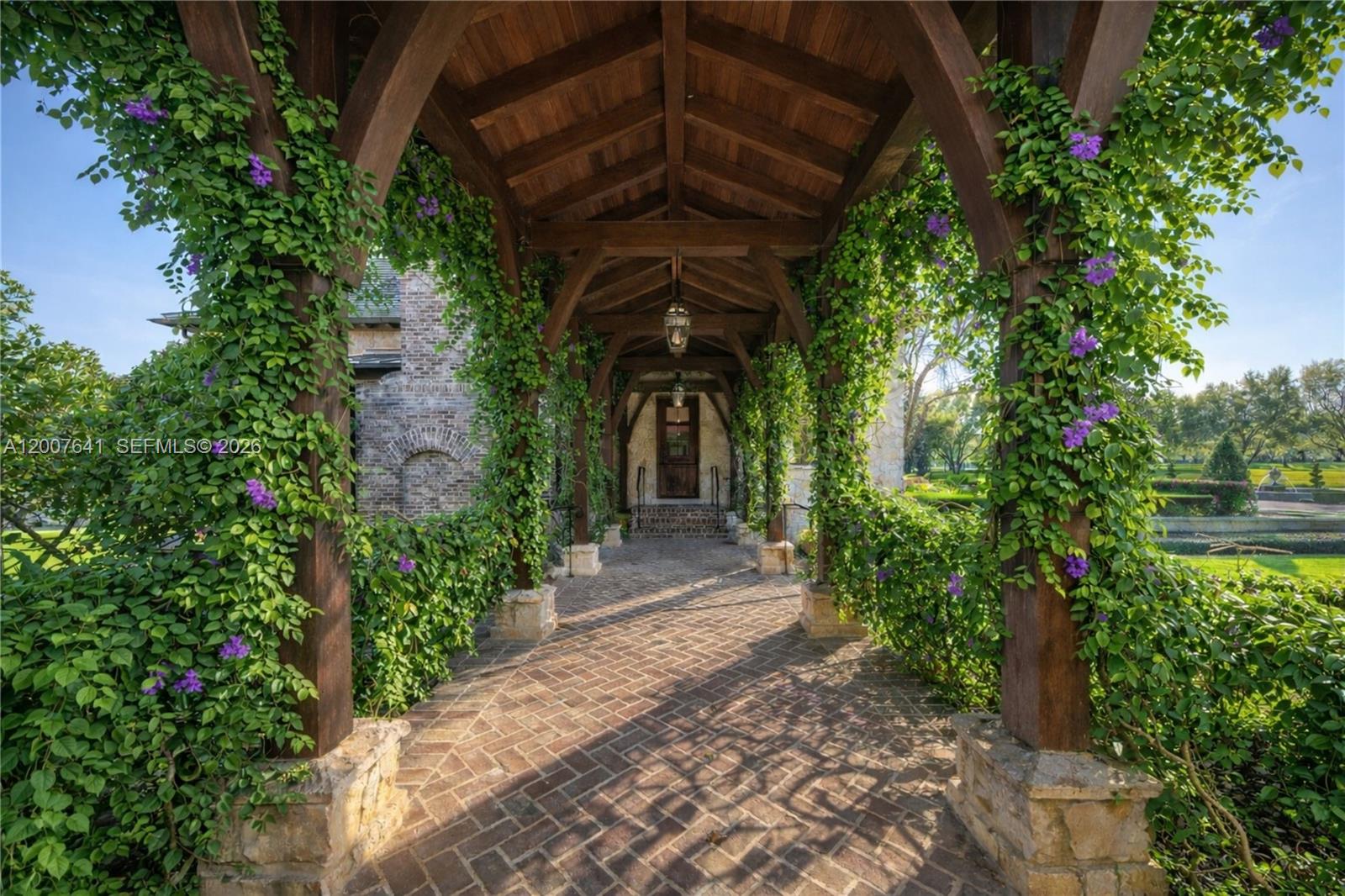 Lakt Thonotossasa - Residential