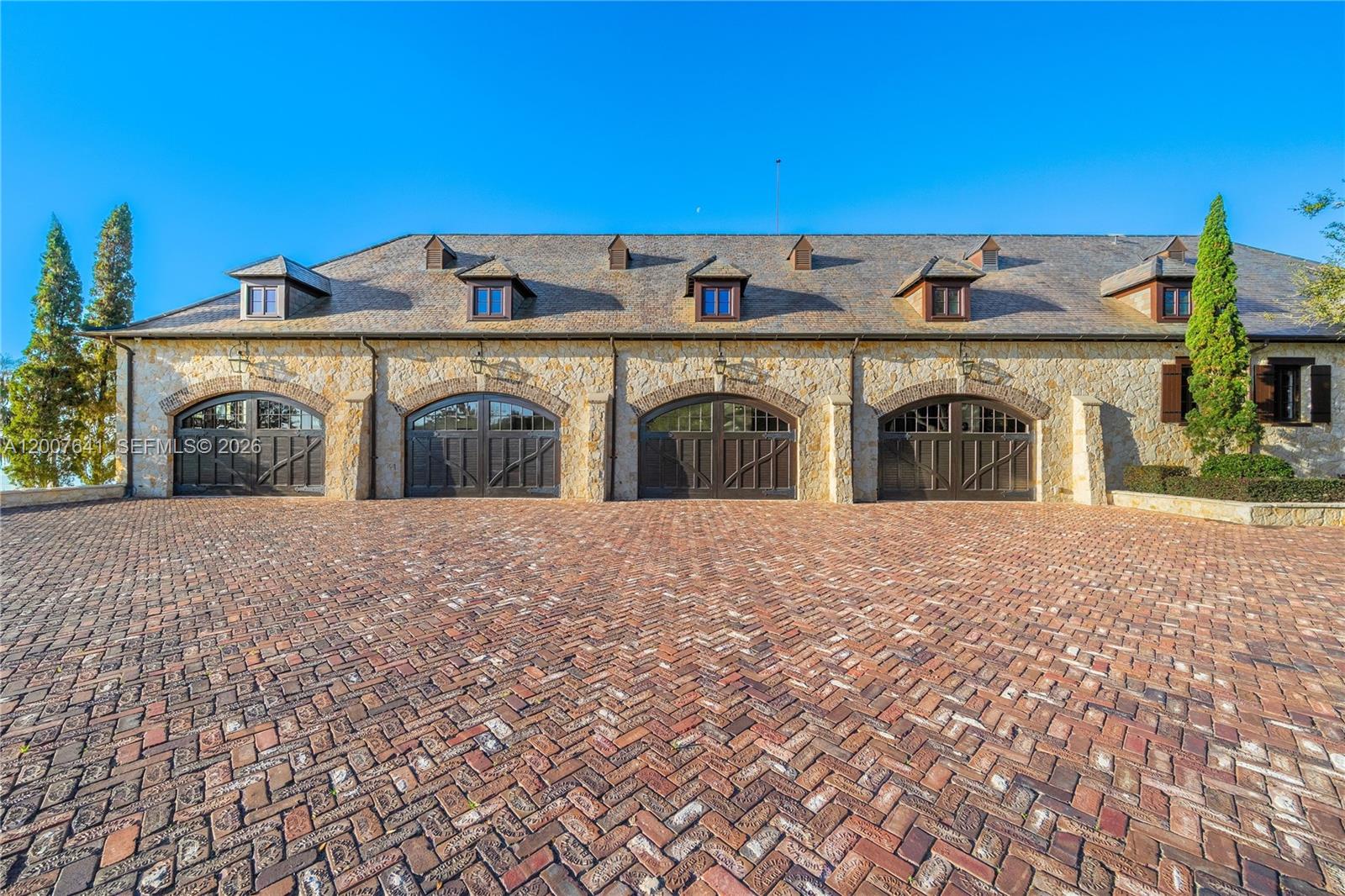 Lakt Thonotossasa - Residential