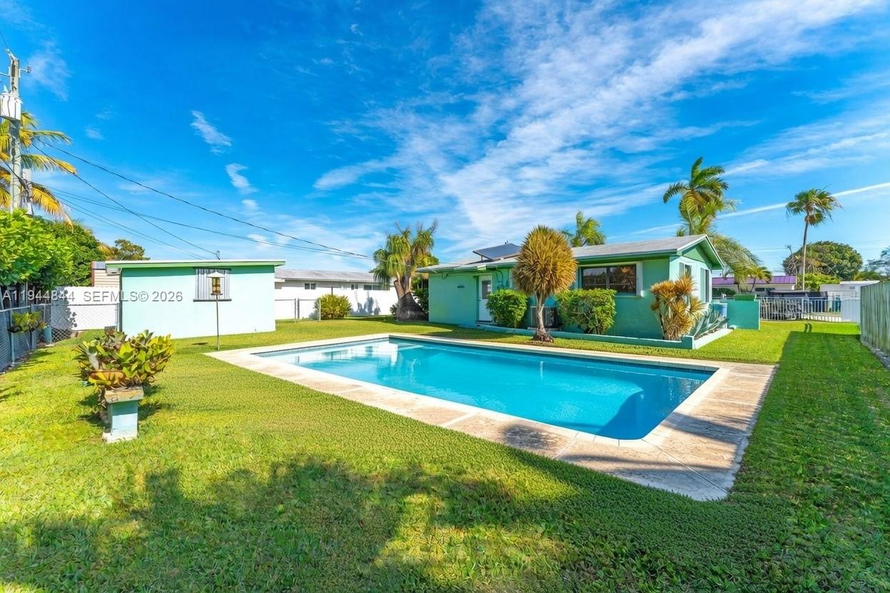 HOMESTEAD LAKE PK HOMES 1 - Residential