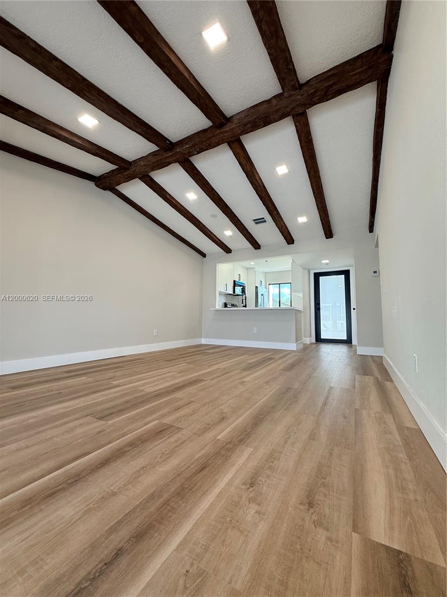 DEVON-AIRE VILLAS SEC 3 - Residential