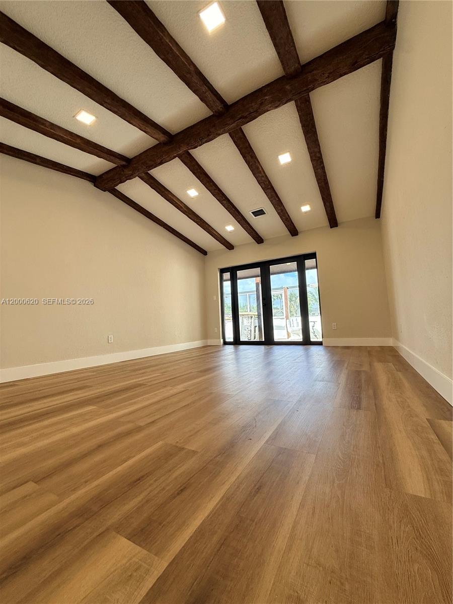 DEVON-AIRE VILLAS SEC 3 - Residential