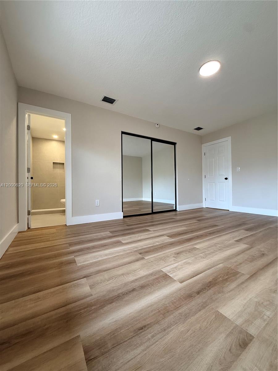 DEVON-AIRE VILLAS SEC 3 - Residential