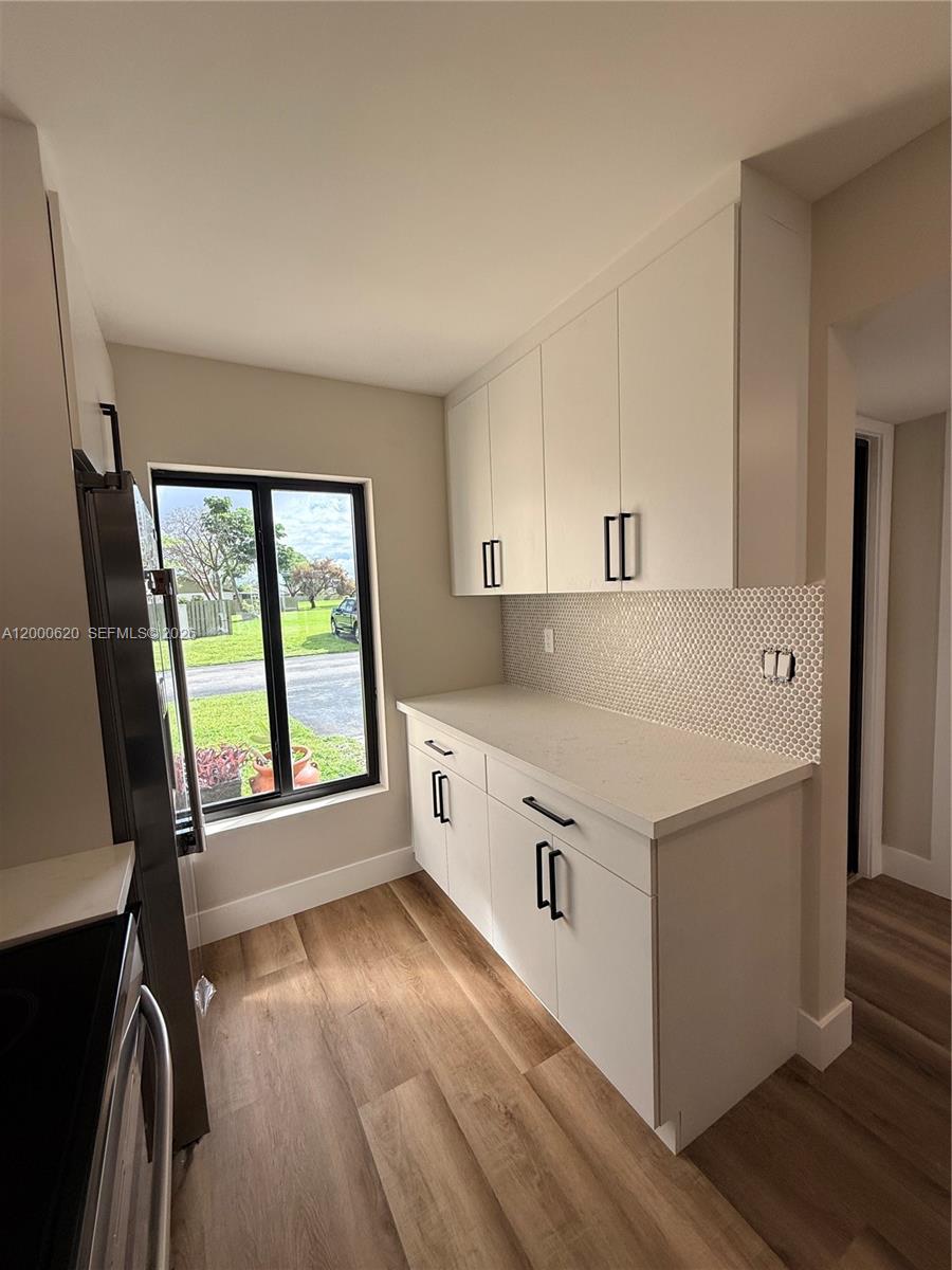 DEVON-AIRE VILLAS SEC 3 - Residential