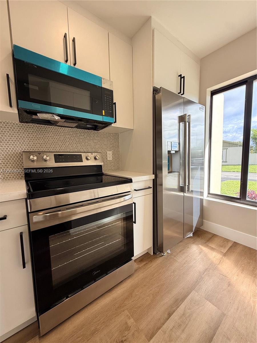 DEVON-AIRE VILLAS SEC 3 - Residential