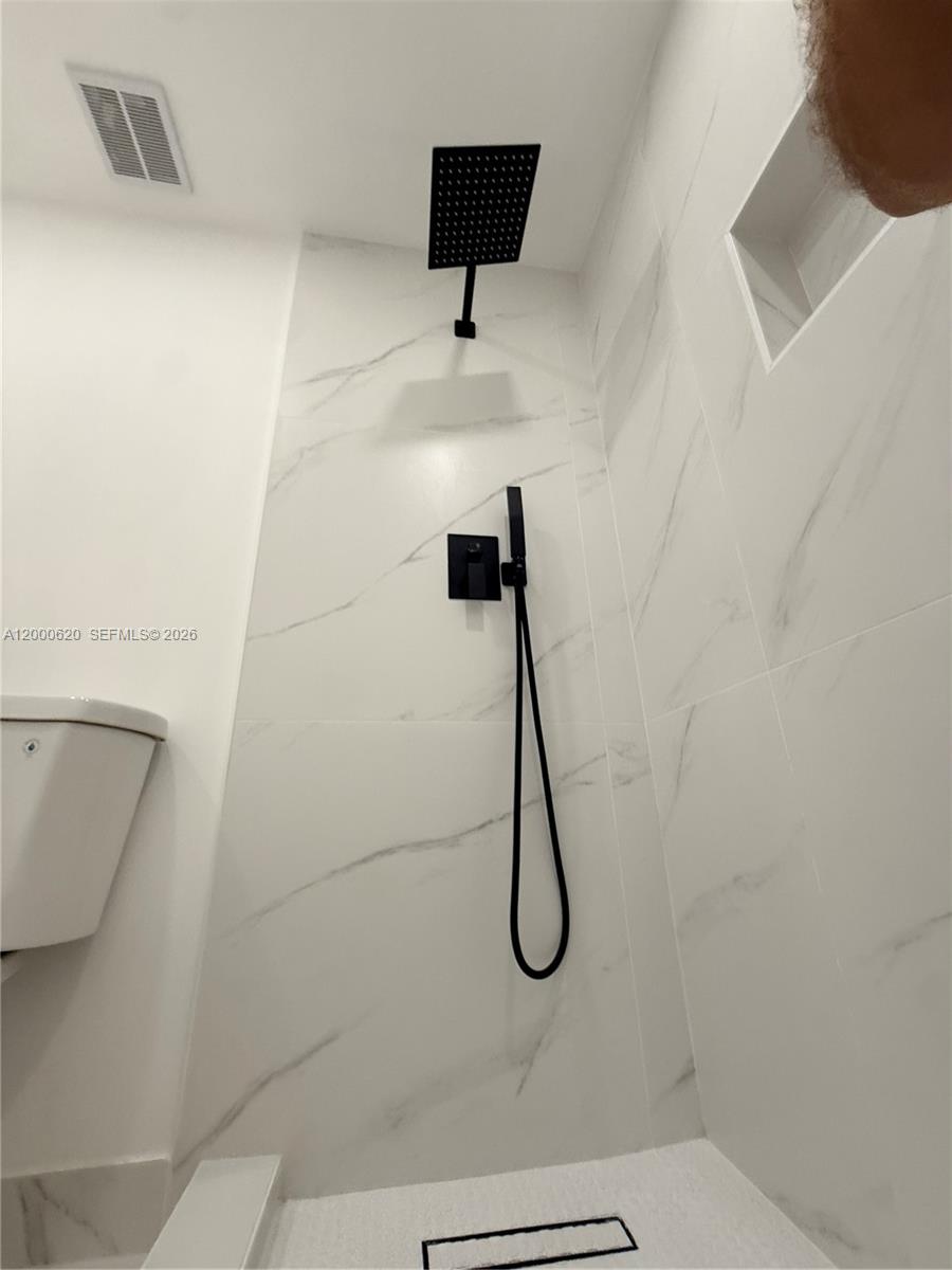 DEVON-AIRE VILLAS SEC 3 - Residential