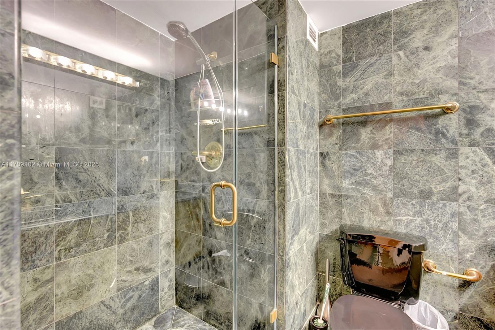 RONEY PALACE CONDO - Residential Lease