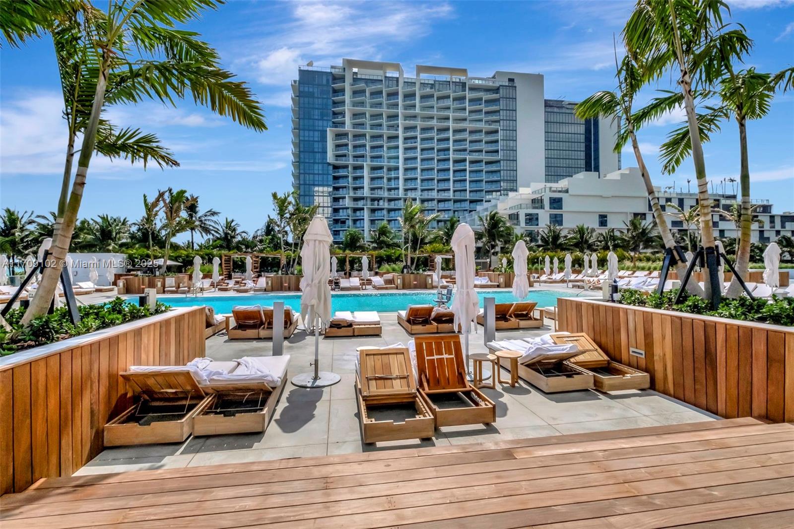 RONEY PALACE CONDO - Residential Lease