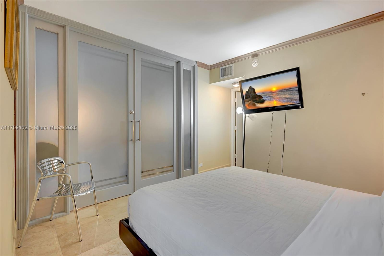 RONEY PALACE CONDO - Residential Lease