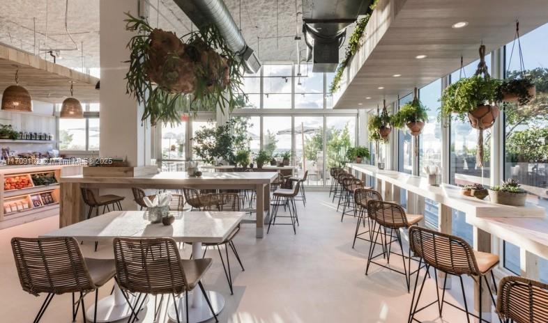 RONEY PALACE CONDO - Residential Lease