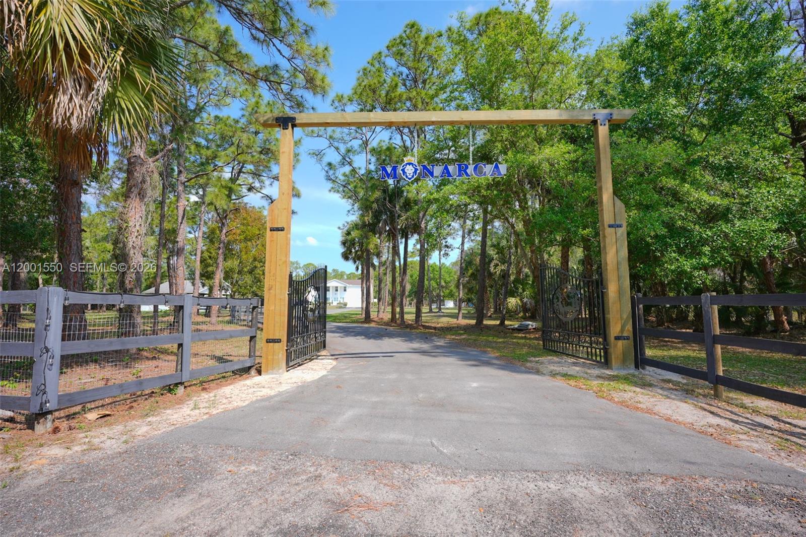 VILLAGE OF INDIANTOWN - Residential