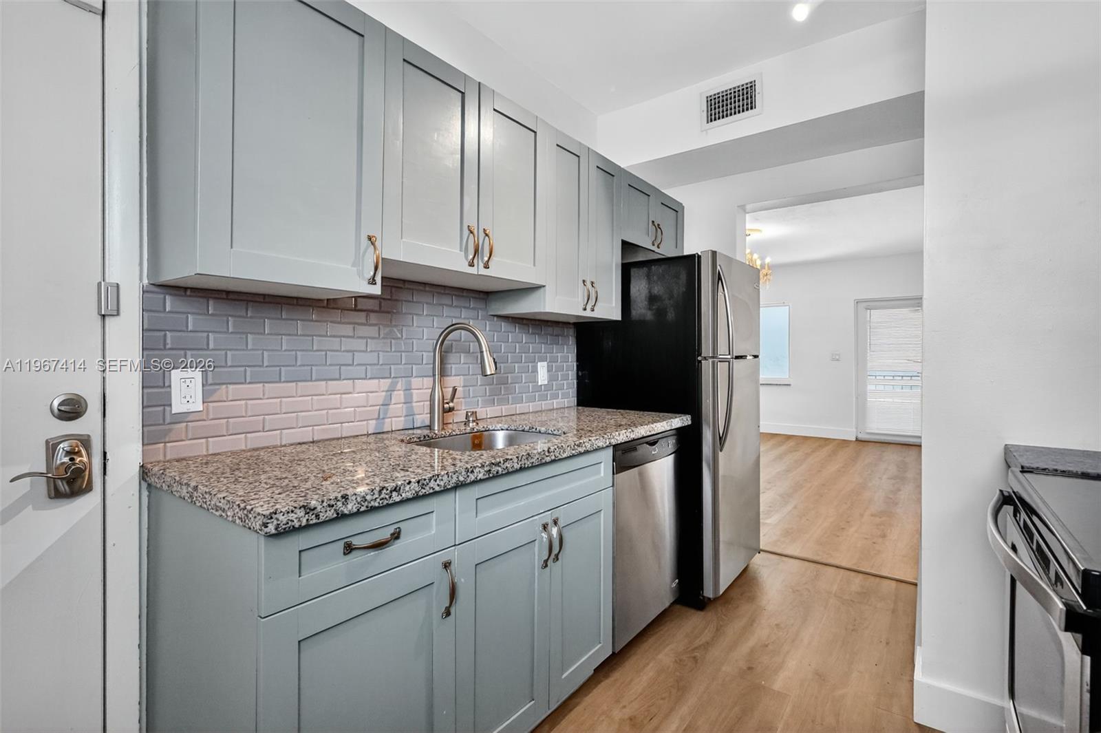 ISLAND POINT SOUTH CONDO - Residential