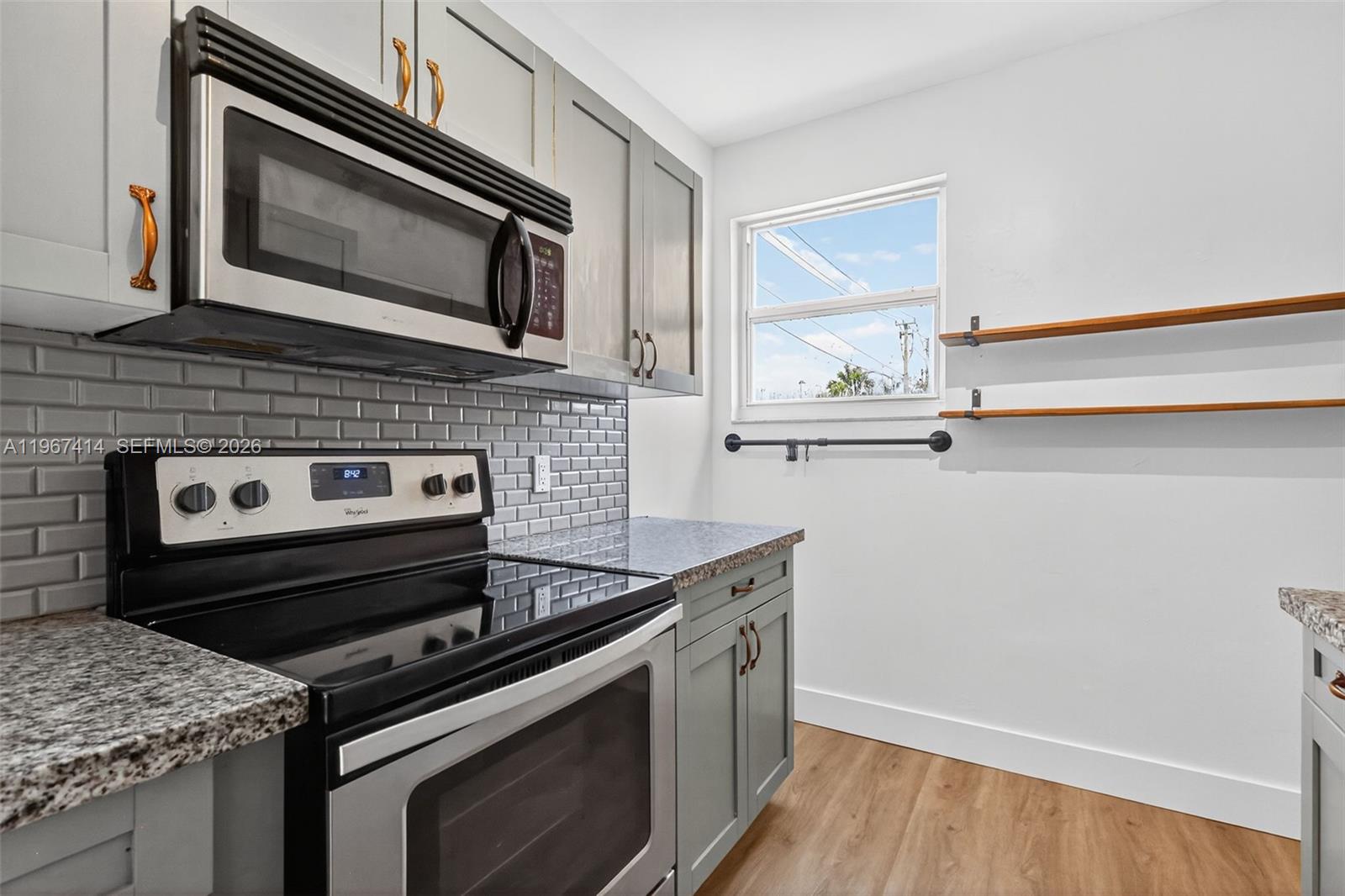 ISLAND POINT SOUTH CONDO - Residential