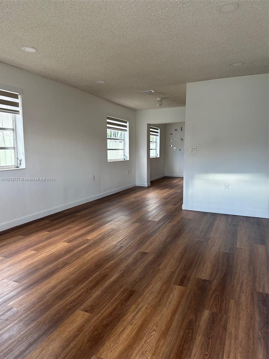 6547 SW 35th St, Miami, FL, 33155/$875,000 2 6547 SW 35th St