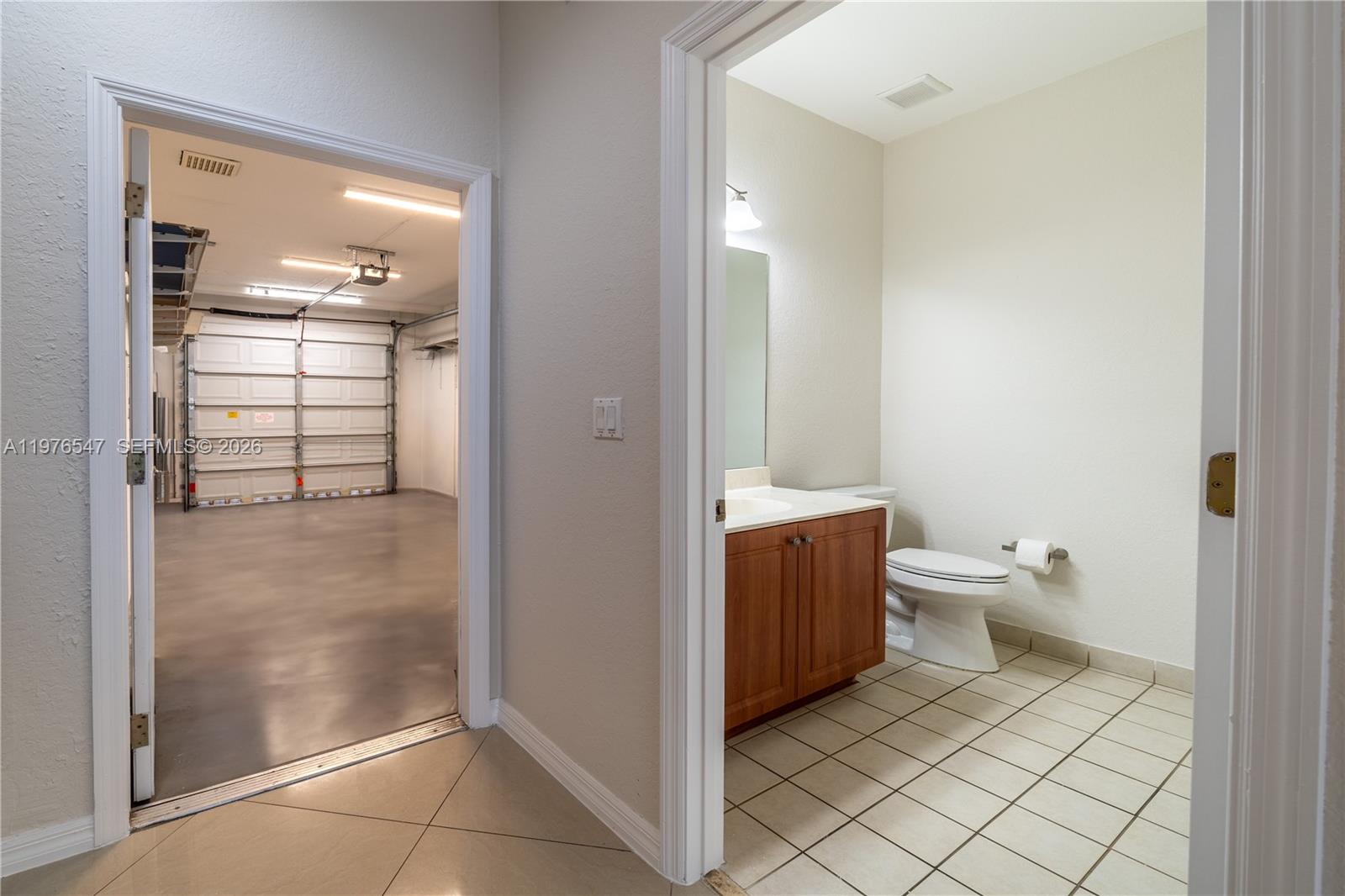 VILLAS AT OAK HAMMOCK - Residential Lease