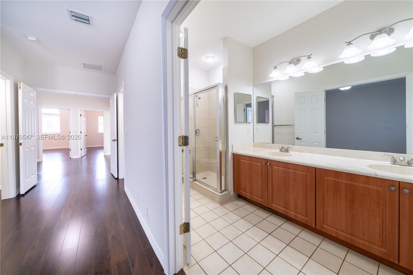 VILLAS AT OAK HAMMOCK - Residential Lease