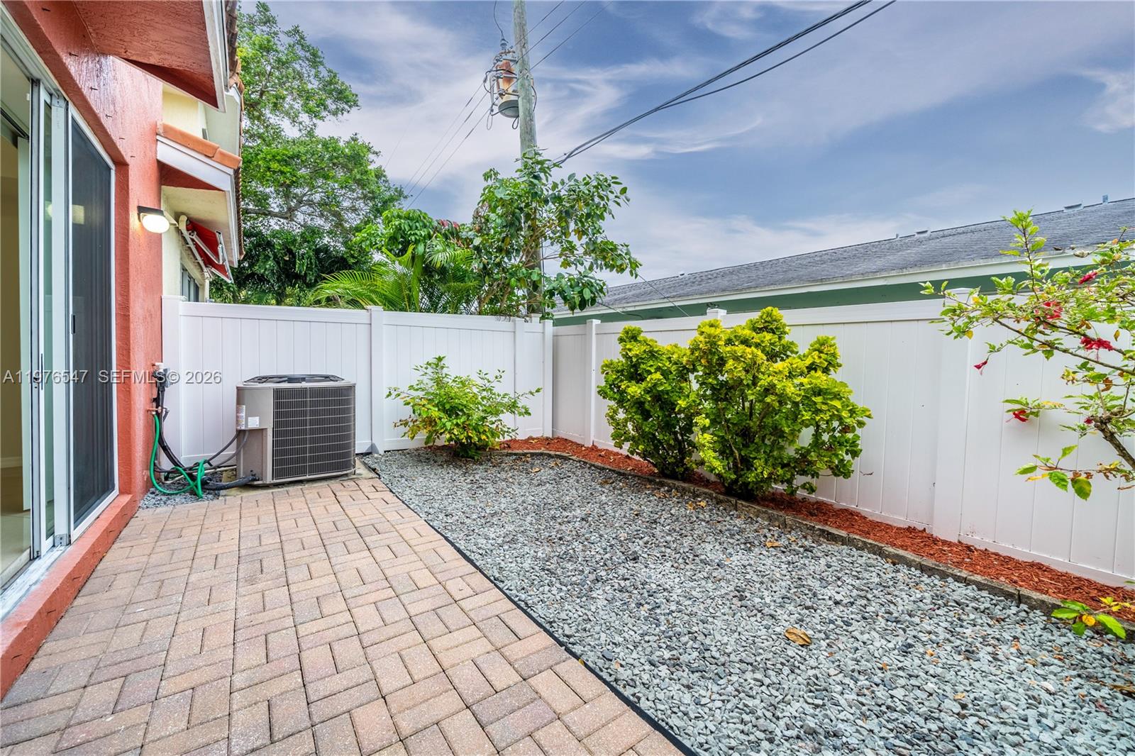 VILLAS AT OAK HAMMOCK - Residential Lease