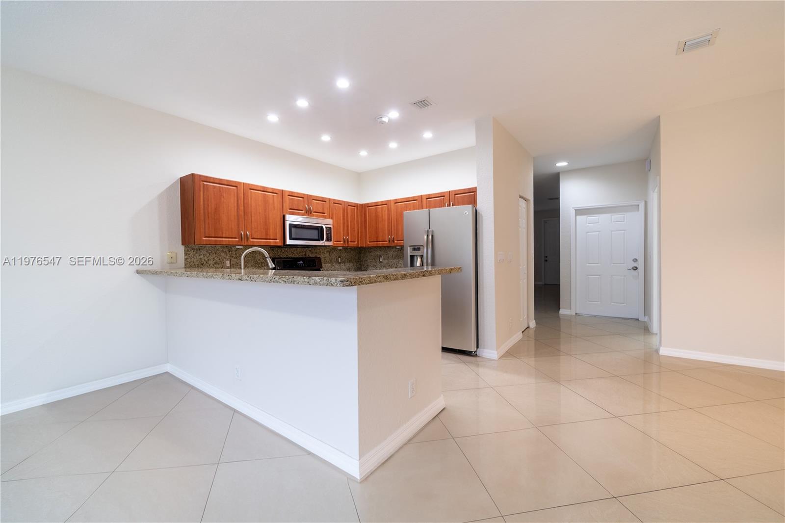 VILLAS AT OAK HAMMOCK - Residential Lease