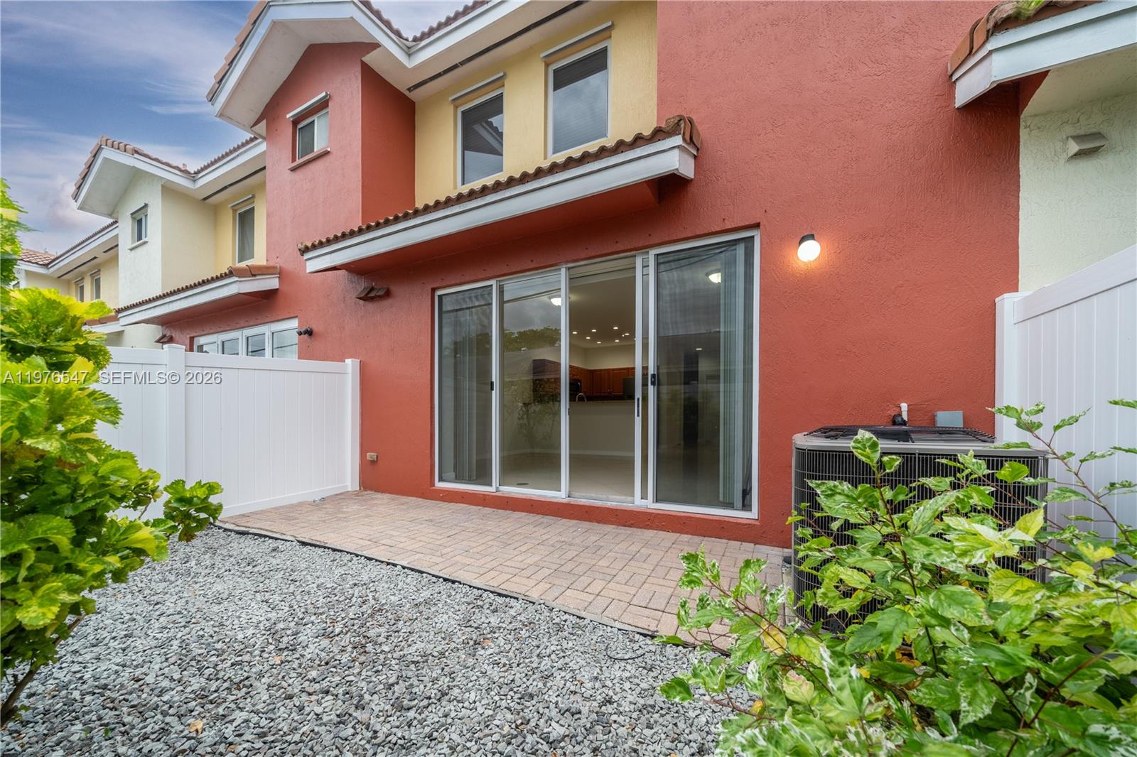 VILLAS AT OAK HAMMOCK - Residential Lease