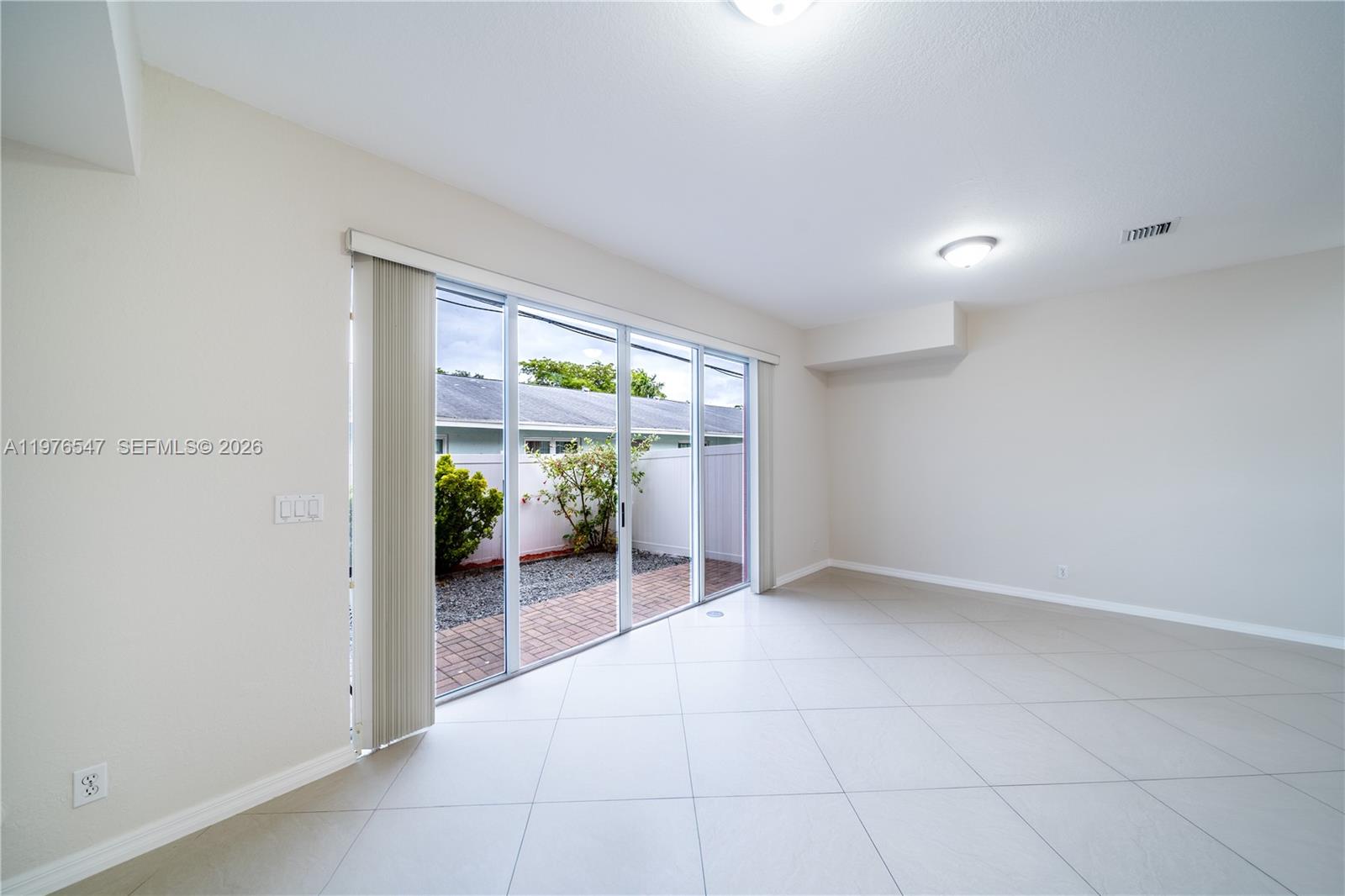 VILLAS AT OAK HAMMOCK - Residential Lease