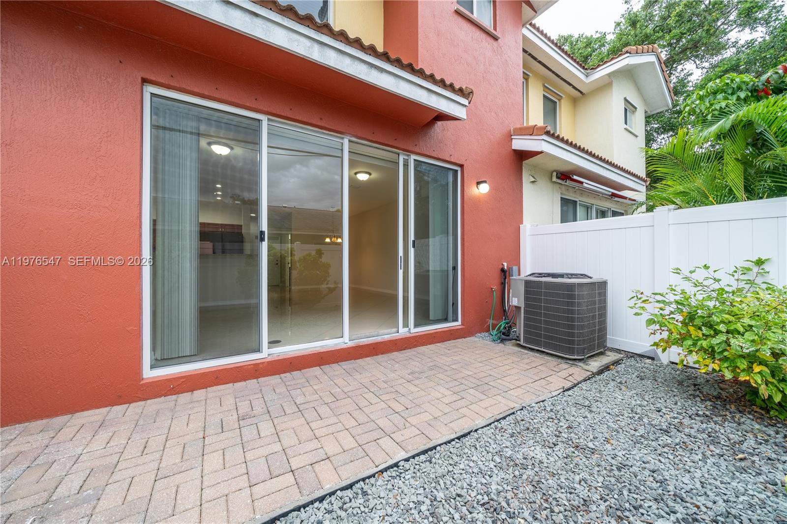 VILLAS AT OAK HAMMOCK - Residential Lease