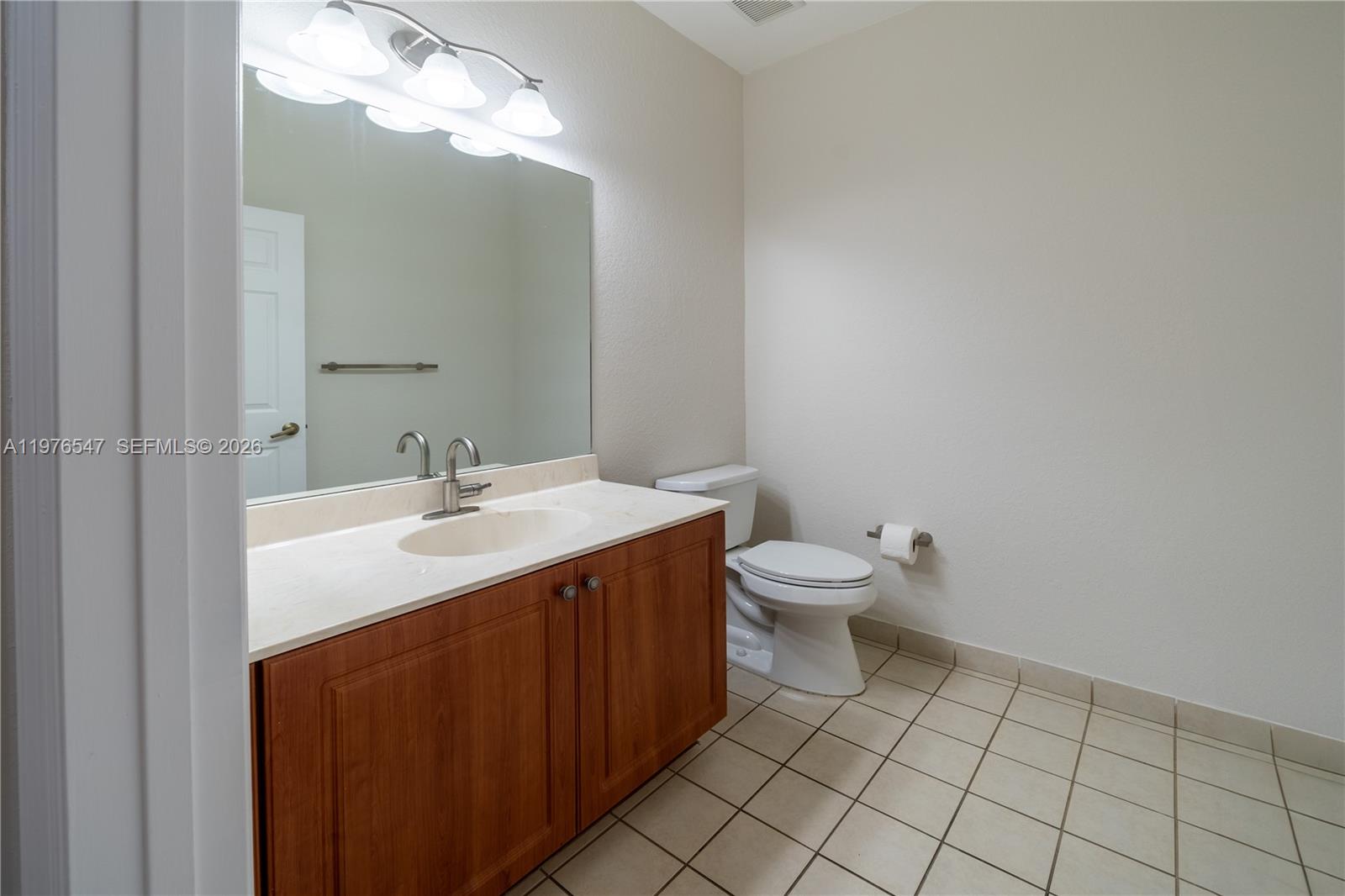 VILLAS AT OAK HAMMOCK - Residential Lease