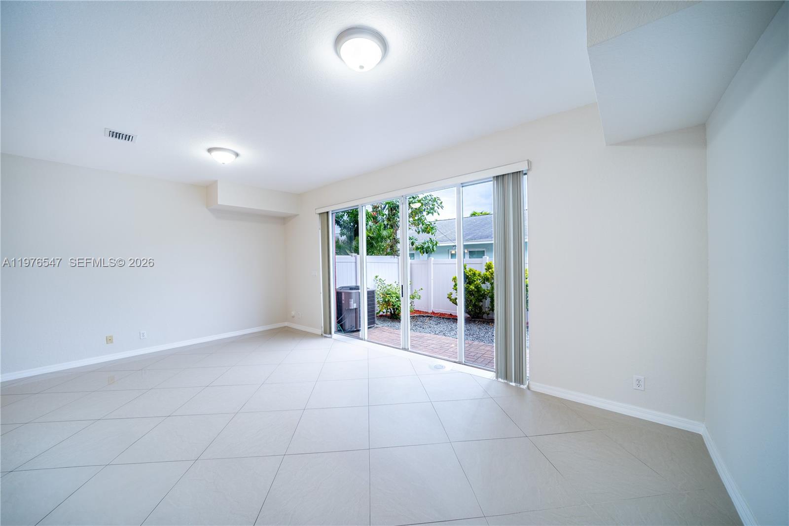 VILLAS AT OAK HAMMOCK - Residential Lease